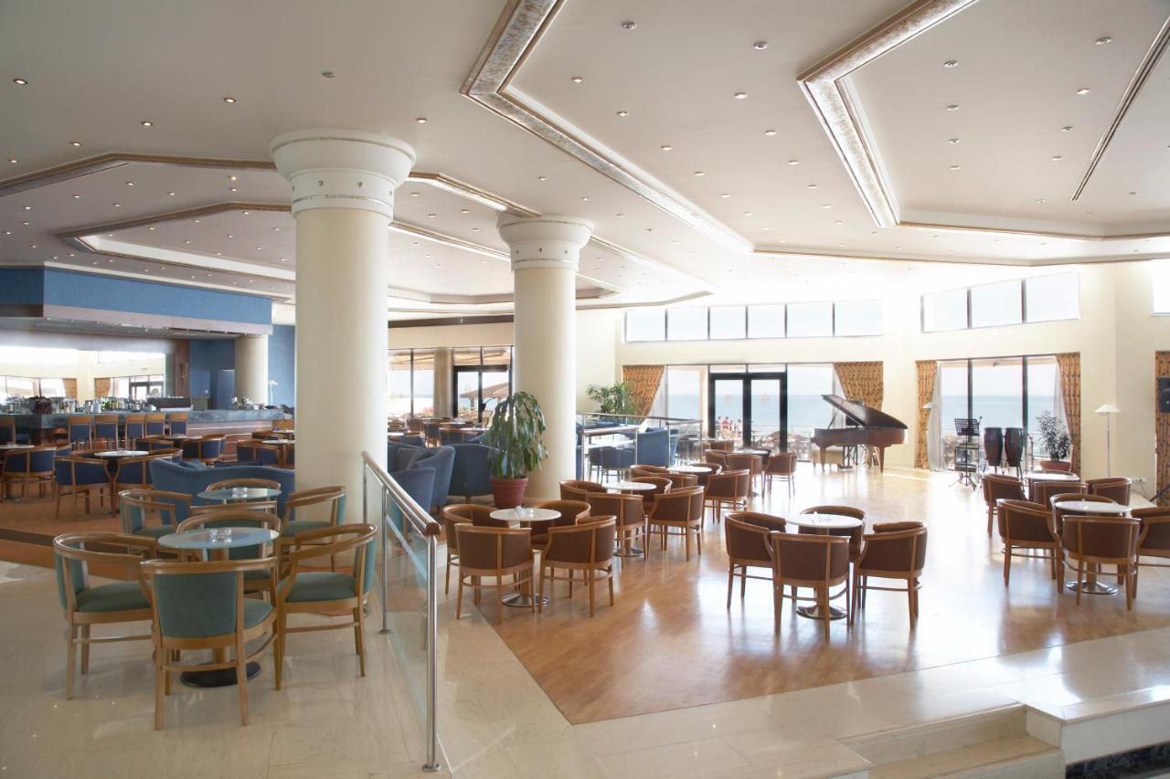 Hotel Ramada Plaza By Wyndham Thraki Alejandrópolis Exterior foto The lobby of the hotel