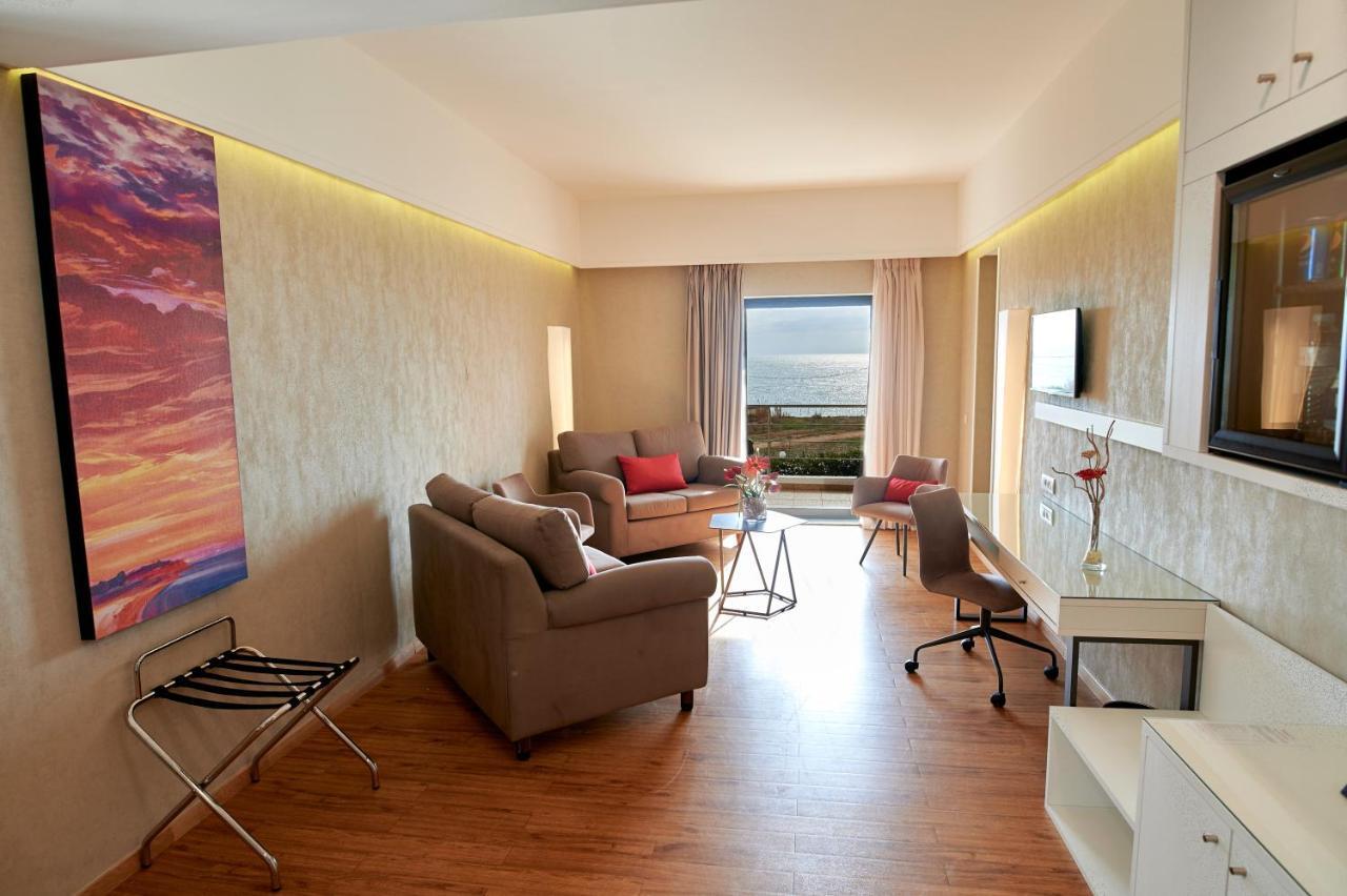 Hotel Ramada Plaza By Wyndham Thraki Alejandrópolis Exterior foto Suite